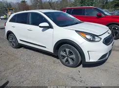 KNDCB3LC2H5080477 2017 KIA NIRO