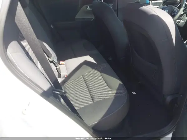 KNDCB3LC2H5080477 2017 KIA NIRO - Image 8