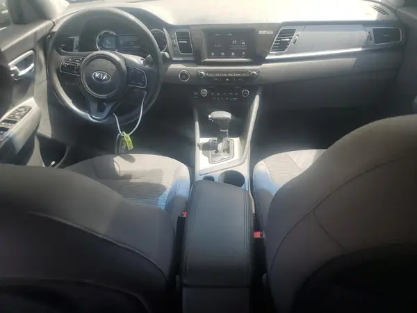 KNDCB3LC2H5084724 2017 KIA NIRO - Image 8