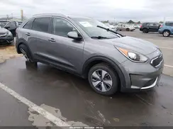 KNDCB3LC2H5087770 2017 KIA NIRO