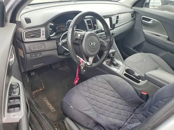 KNDCB3LC2H5090345 2017 KIA NIRO - Image 8