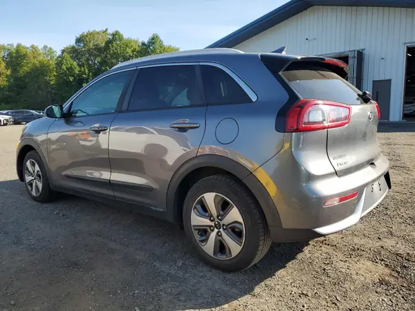 KNDCB3LC2H5090877 2017 KIA NIRO - Image 2