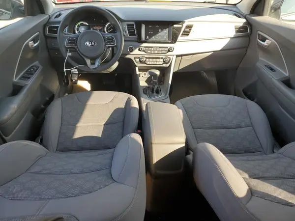 KNDCB3LC2H5090877 2017 KIA NIRO - Image 8