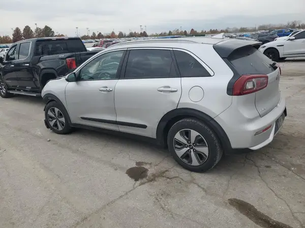 KNDCB3LC2H5092385 2017 KIA NIRO - Image 2