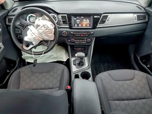 KNDCB3LC2H5092385 2017 KIA NIRO - Image 8