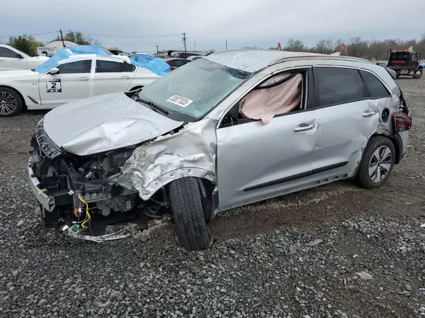 KNDCB3LC2H5093410 2017 KIA NIRO - Image 1