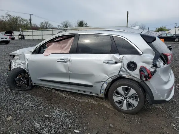 KNDCB3LC2H5093410 2017 KIA NIRO - Image 2