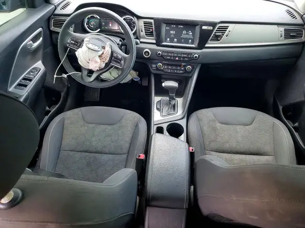 KNDCB3LC2H5093438 2017 KIA NIRO - Image 8