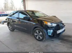 KNDCB3LC2H5100520 2017 KIA NIRO