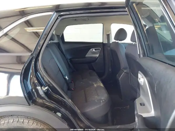 KNDCB3LC2H5100520 2017 KIA NIRO - Image 8