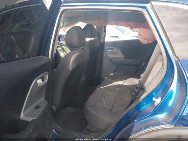 KNDCB3LC2H5101506 2017 KIA NIRO - Image 8