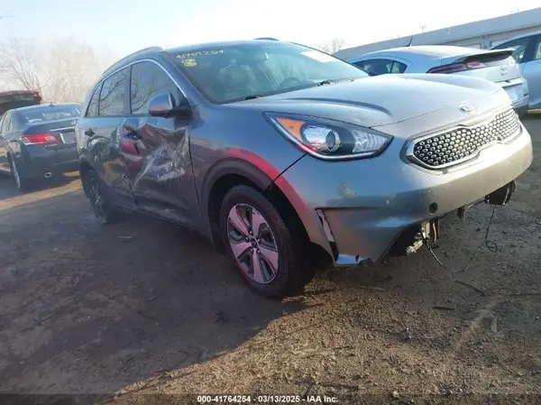 KNDCB3LC2H5101828 2017 KIA NIRO - Image 6