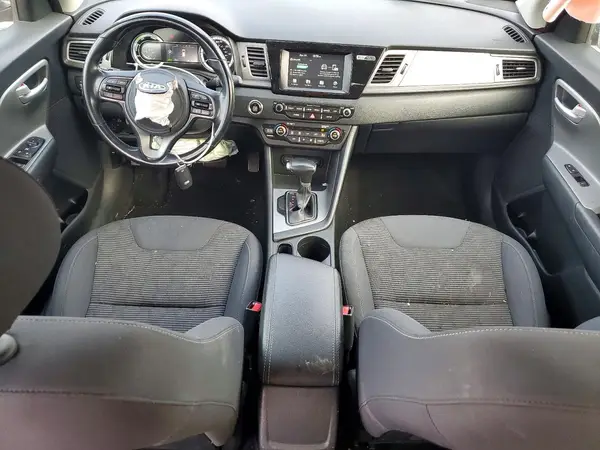 KNDCB3LC2J5108445 2018 KIA NIRO - Image 8