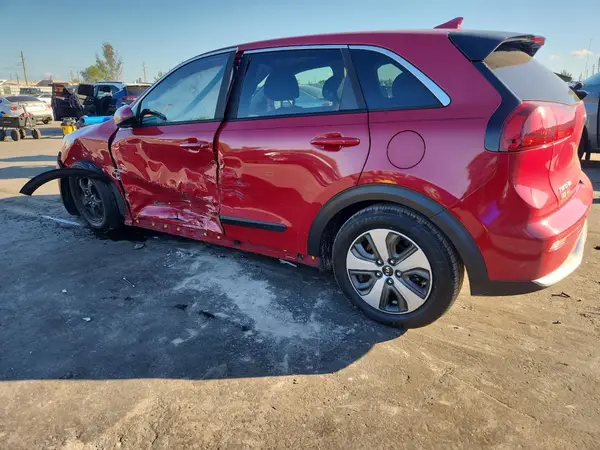 KNDCB3LC2J5108591 2018 KIA NIRO - Image 2