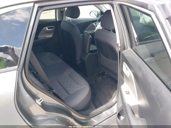 KNDCB3LC2J5119591 2018 KIA NIRO - Image 8