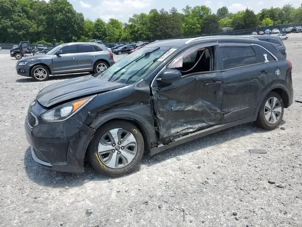 KNDCB3LC2J5119638 2018 KIA NIRO - Image 1