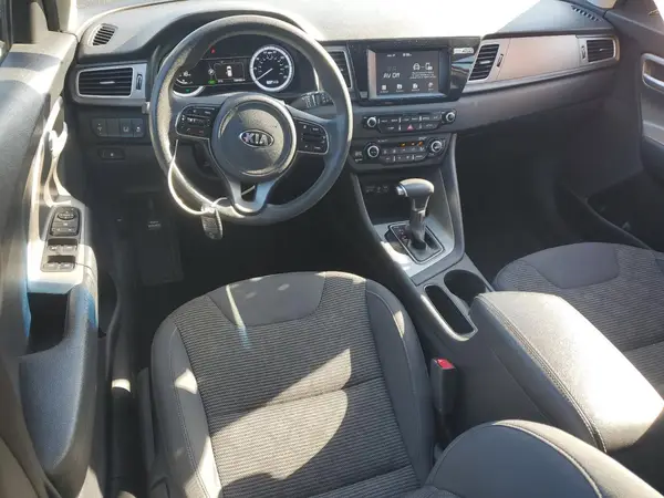 KNDCB3LC2J5120904 2018 KIA NIRO - Image 8