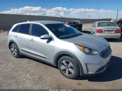 KNDCB3LC2J5128517 2018 KIA NIRO