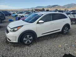 KNDCB3LC2J5128582 2018 KIA NIRO
