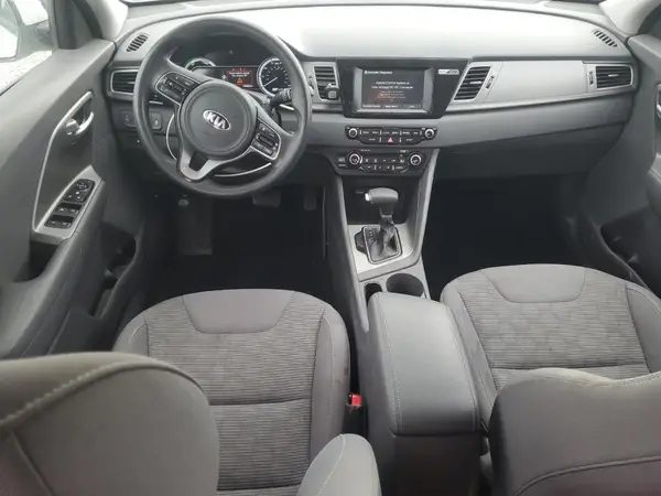 KNDCB3LC2J5128582 2018 KIA NIRO - Image 8
