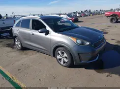 KNDCB3LC2J5132311 2018 KIA NIRO