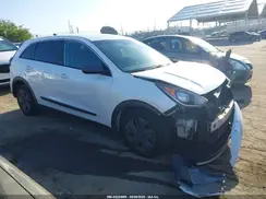 KNDCB3LC2J5132454 2018 KIA NIRO