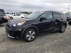 KNDCB3LC2J5135225 2018 KIA NIRO