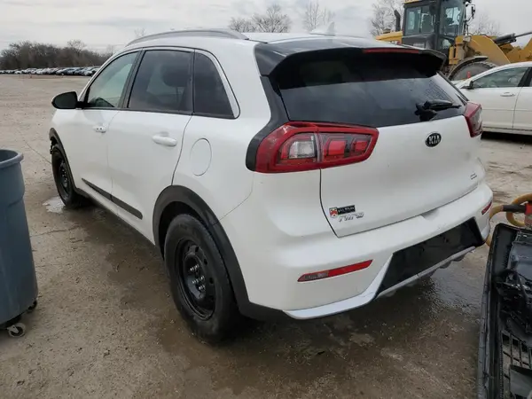 KNDCB3LC2J5135726 2018 KIA NIRO - Image 2