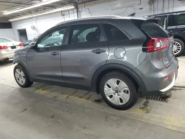 KNDCB3LC2J5138884 2018 KIA NIRO - Image 2