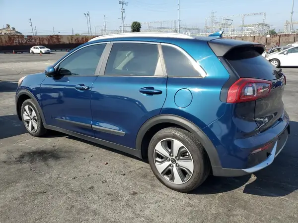 KNDCB3LC2J5139582 2018 KIA NIRO - Image 2