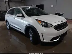 KNDCB3LC2J5140411 2018 KIA NIRO
