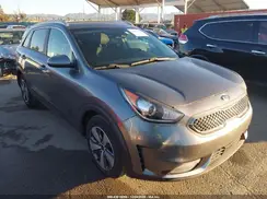 KNDCB3LC2J5146225 2018 KIA NIRO
