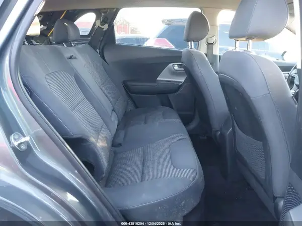 KNDCB3LC2J5146225 2018 KIA NIRO - Image 8