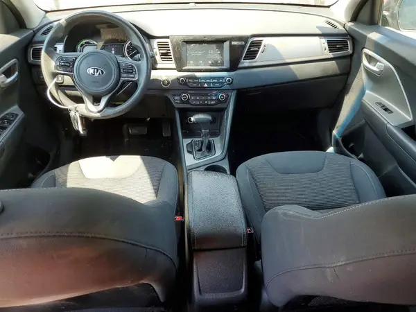 KNDCB3LC2J5156639 2018 KIA NIRO - Image 8