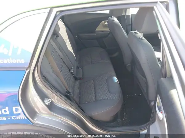 KNDCB3LC2J5158021 2018 KIA NIRO - Image 8
