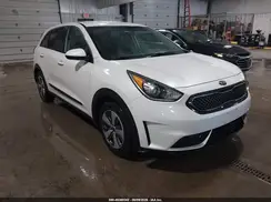 KNDCB3LC2J5158262 2018 KIA NIRO