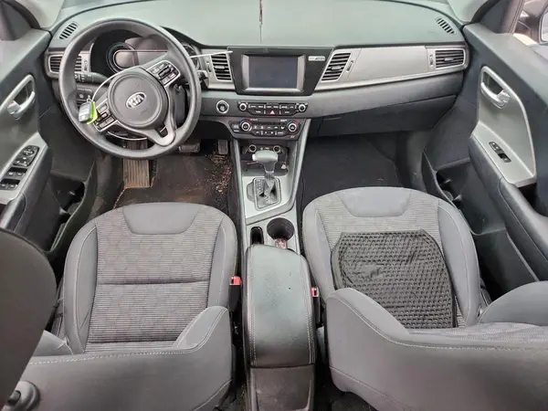 KNDCB3LC2J5170668 2018 KIA NIRO - Image 8