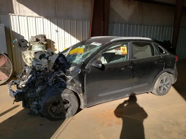 KNDCB3LC2J5172064 2018 KIA NIRO - Image 1