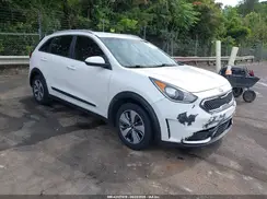 KNDCB3LC2J5172145 2018 KIA NIRO