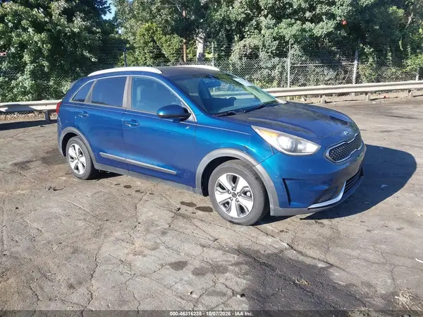 KNDCB3LC2J5176292 2018 KIA NIRO - Image 1