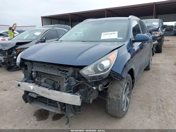 KNDCB3LC2J5207069 2018 KIA NIRO - Image 2