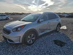 KNDCB3LC2J5207508 2018 KIA NIRO
