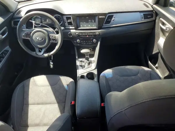 KNDCB3LC2J5212014 2018 KIA NIRO - Image 8