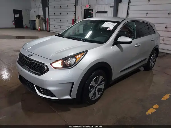 KNDCB3LC2K5218963 2019 KIA NIRO - Image 2