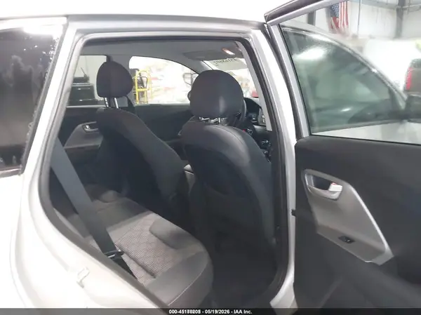 KNDCB3LC2K5218963 2019 KIA NIRO - Image 8
