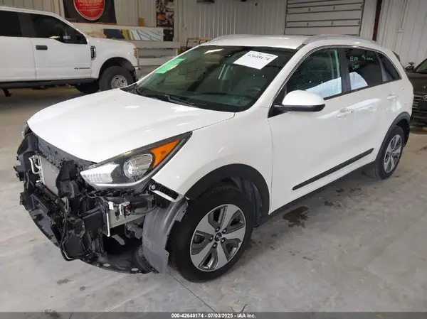 KNDCB3LC2K5219112 2019 KIA NIRO - Image 2