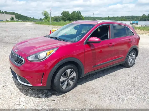 KNDCB3LC2K5238002 2019 KIA NIRO - Image 2