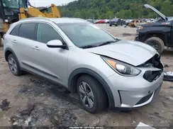KNDCB3LC2K5244074 2019 KIA NIRO