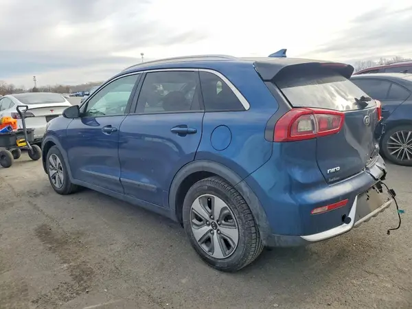 KNDCB3LC2K5244785 2019 KIA NIRO - Image 2