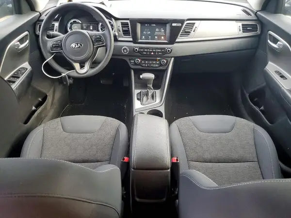 KNDCB3LC2K5244785 2019 KIA NIRO - Image 8